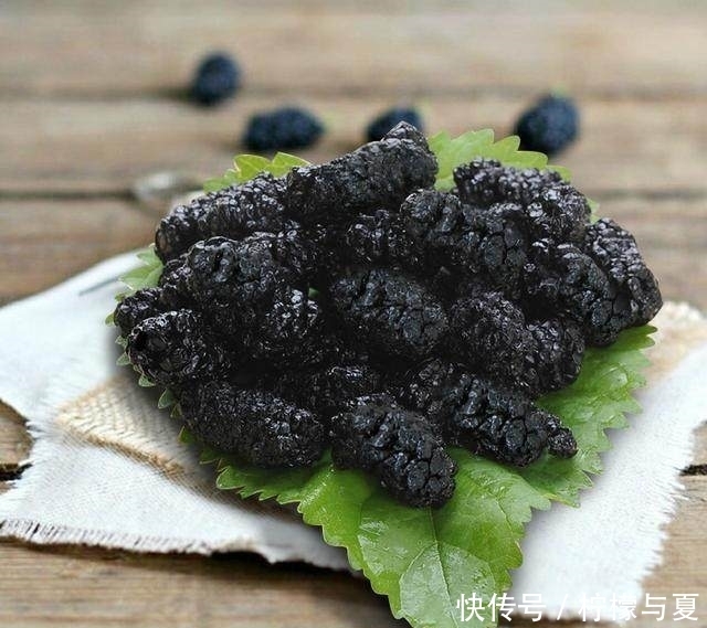 女人過了40歲，就該多吃堿性食物，補充天然雌激素，越吃越美麗