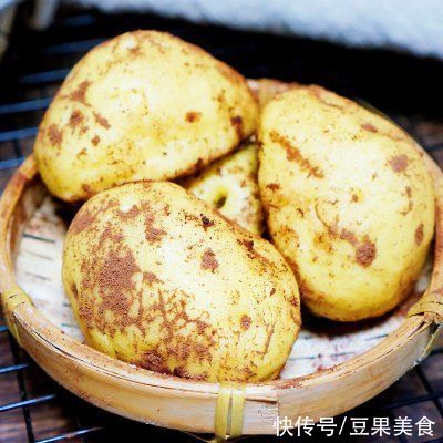  想健康又想美味，吃土豆形状的豆包就对啦