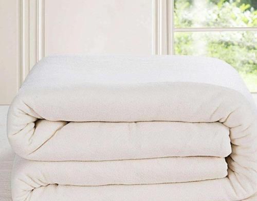 异味|被子睡久“有异味”学会这方法，不洗不晒也能去味杀菌