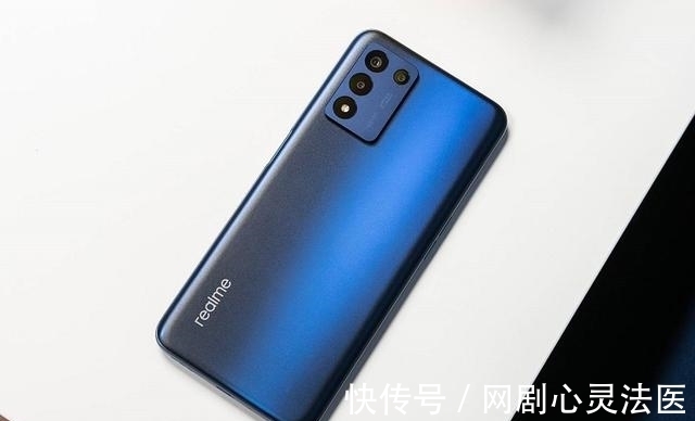 性价比|从1799元跌至1399元，5000mAh+8GB，已成国产手机市场“新黑马”