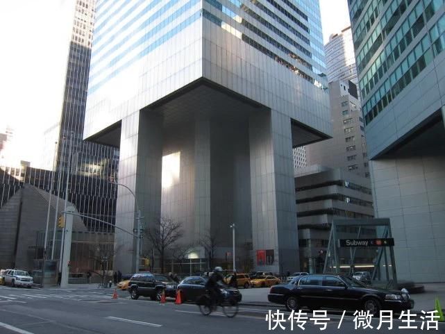 大厦|4根柱子支撑起来的大厦花费近58亿,建好一年就差点被吹倒