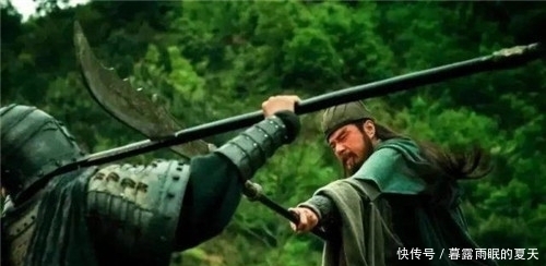 曹操|拜关公也有讲究?黑帮拜红袍,警察拜绿袍,谁要拜金袍关公?