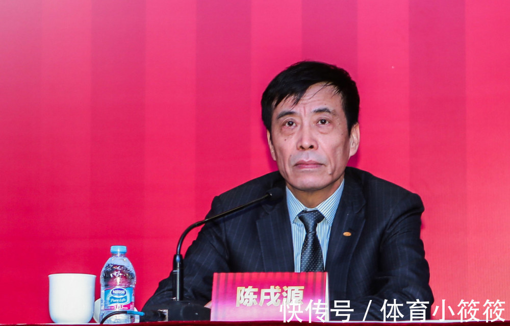 足协|国足选人有猫腻?多方爆料李铁“掌控”武汉队,足协失职应被问责