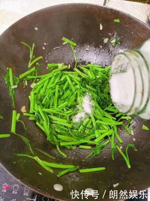 通便就吃这菜，一斤1块5，每晚吃一点，排空黑宿便，瘦出小蛮腰