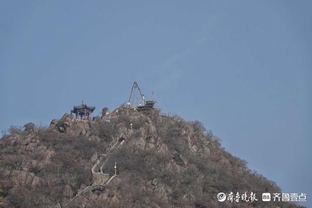 建设|遥望华山山顶，项目建设仍在进行