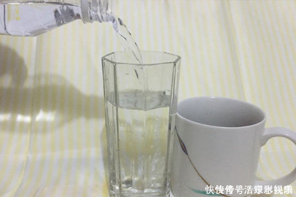 高血压患者|高血压患者,抓住三个最佳喝水时间点,或能让血压慢慢降下来