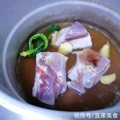  饭店大厨说漏嘴的秘密，回锅肉这样做才好吃