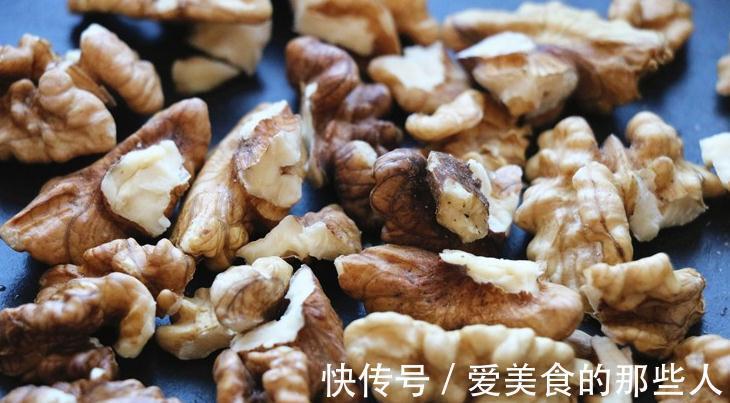 核桃和黑芝麻是绝配，教你简单做法，做一次吃一冬天，随吃随取