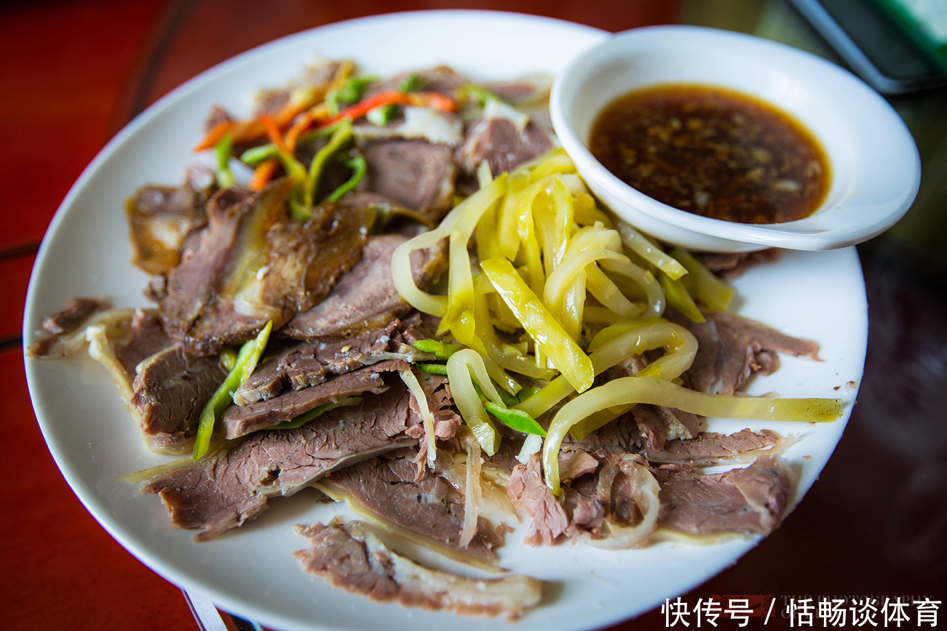 消费|一碗面一盘牛肉几碟小菜,人均消费20元,宁夏吴忠最会吃面的地方