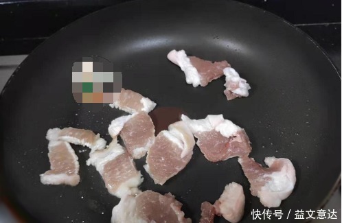 天冷,这菜要多吃,跟豆腐是绝配,焖一锅实在太鲜了,营养又暖身