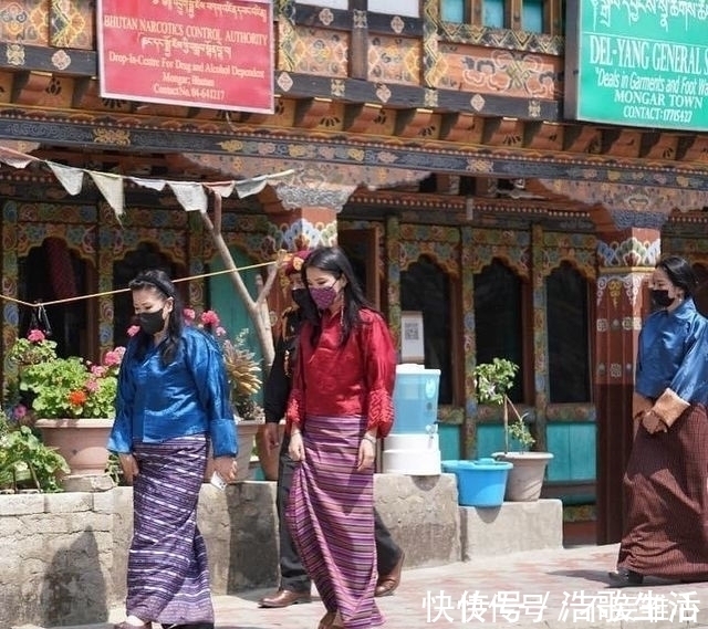 爱情故事|不丹王后罕见换发型好惊艳!盘发超美,却被身边不丹公主抢了风头