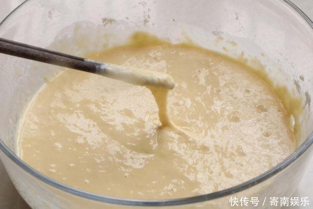 面糊|可以和油条媲美的早餐，面粉挤一挤炸一炸，香酥脆爽