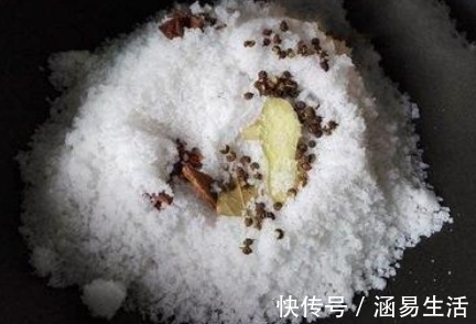 入味|腌腊鱼,光抹盐还不够!再加这2步,腊鱼咸香入味,放再久不变质