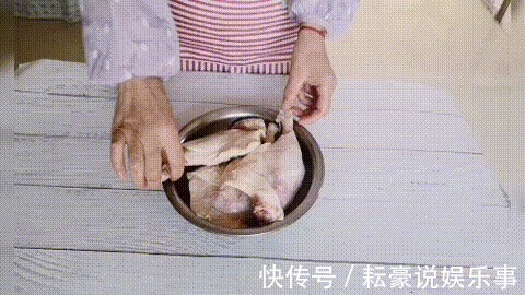 家庭|盐水鸭的家庭做法,方法简单耗时短,咸香可口肉质嫩,不比买的差