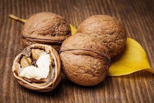 西芹|人到中年,适合常吃3种食物,补充营养,延缓衰老,增强免疫力