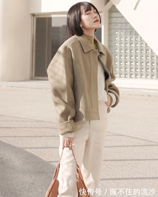 博主 “小白裤”该怎么穿?看完这些搭配就懂了,简约日常不挑人