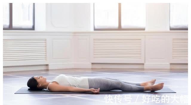 学员|瑜伽最简单也最难的体式你知道吗？一定要有这三点的参与才练对了