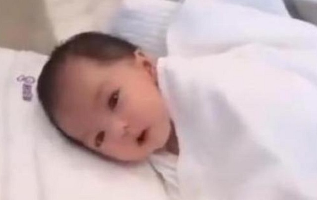 我愿意|“高颜值女婴”火了,靠容貌征服网友,网友惊叹:我愿意等你长大