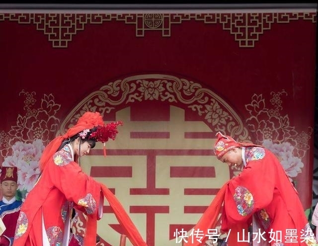 牡丹花开初绽蕊|才女上联：“牡丹花开初绽蕊”，秀才对出下联，才女：我嫁给你！