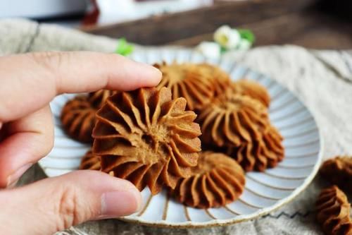 又香又脆，奶香四溢，过年做给亲戚朋友尝尝，太有面子了