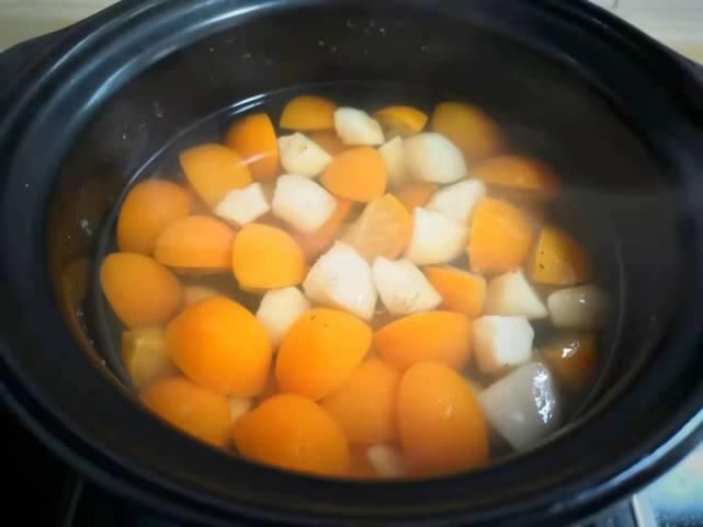  全家人|咳嗽总不好？80岁奶奶：两种食材一起煮，清热润肺，全家人不咳嗽