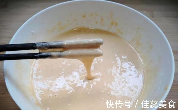 焯水|教你炸出酥脆蘑菇，裹上面粉有技巧，脆香又不油腻