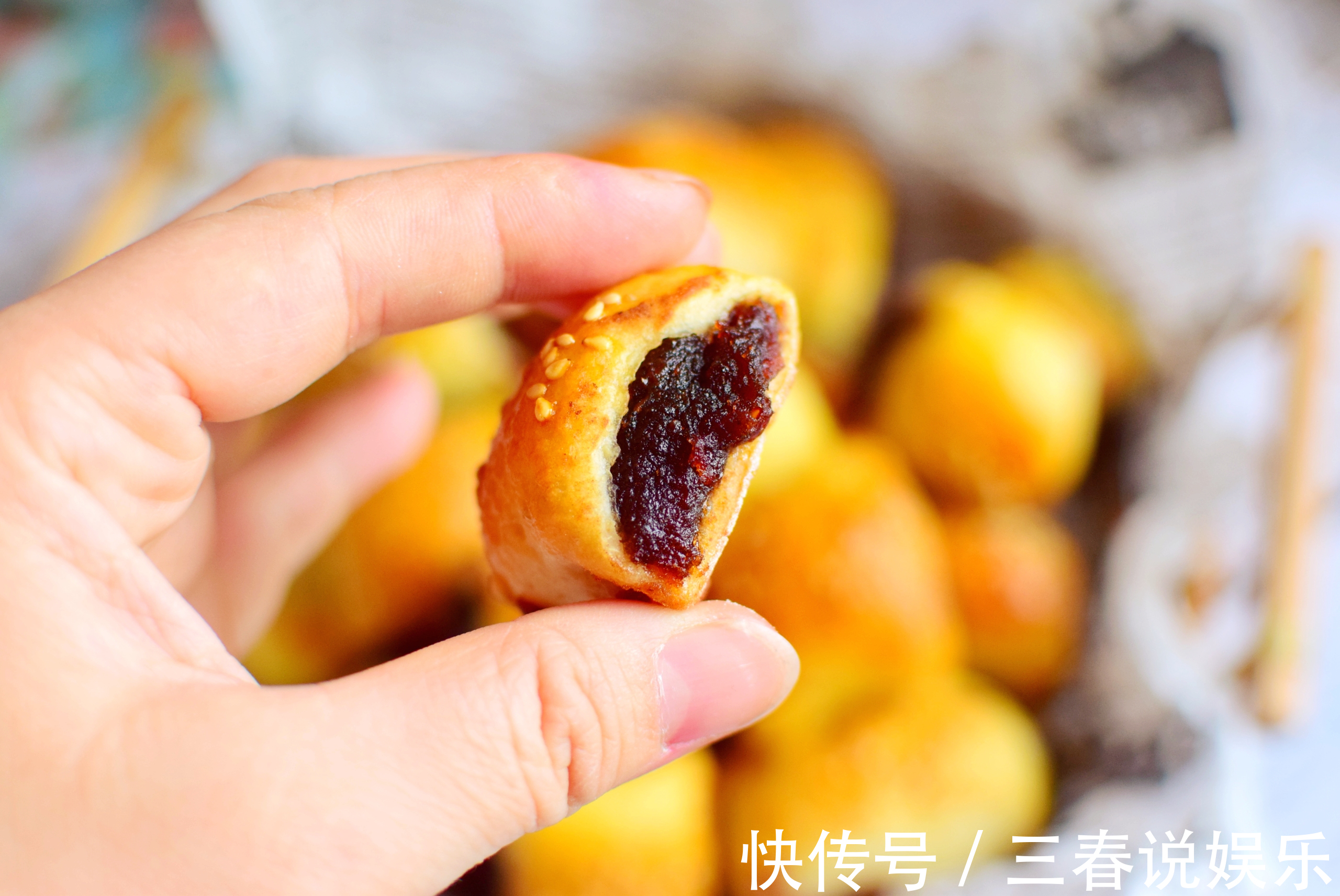 面粉别再蒸馒头了,试试这个做法,孩子一口一个特别喜欢,太香啦