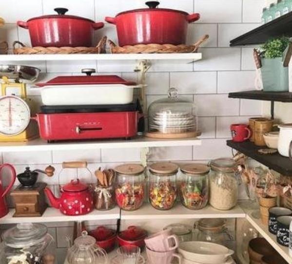 调味料|建议大家:厨房别再摆瓶瓶罐罐了,学她家这样做,干净整洁又实用