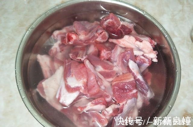 炖羊肉时,多加1个步骤,羊肉软烂入味,吃着真香