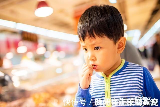 孩子|家里再穷,也别让孩子有这3种节俭行为,长大没出息还被人看不起