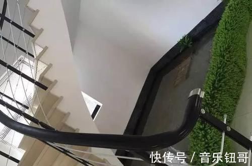 自建房|闺蜜家的自建房才花50W,还带私人花园、鱼塘,我真不信!