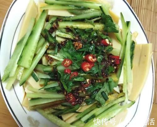 白菜|它是碱性食物，白菜萝卜一边站，皮肤光洁了，小腹不鼓了，特好吃