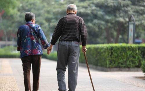 四肢|中医实战五年“坐骨神经痛”，只因湿气太大送你方子，请细学