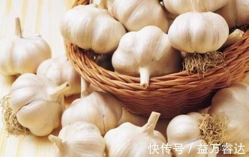 血液|血管“粘稠”越来越堵? 多吃这“3种食物”, 血栓慢慢远离你