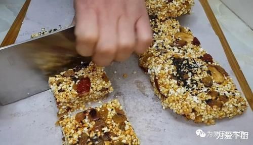 大米扔进滚烫的油锅里，5秒瞬间变美食，吃一口就爱上了，真的太好吃了