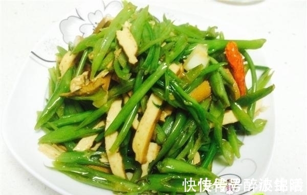 翻倍|别总是炒蒜泥空心菜了, 试试加它一起炒, 好吃翻倍, 孩子都爱