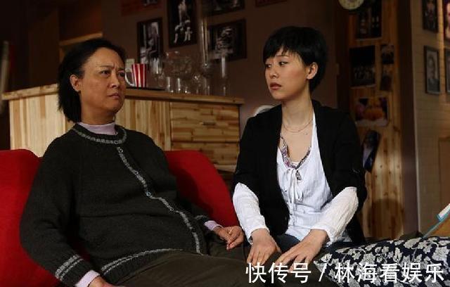 女儿|产妇半夜生二胎,产房外只有大女儿一人等候,孩子的话让护士落泪