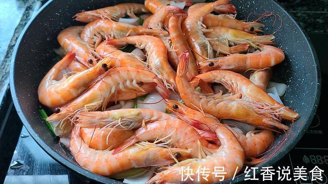 白灼虾别用水煮，老渔民教我一个做法，鲜香好吃，每次都吃光