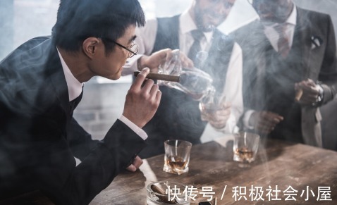 葛根|50岁高管患高血压，还做这3件事，导致脑出血，医生：再不改变，容易丢命