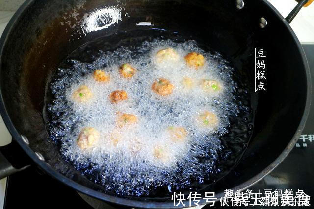 莲藕猪肉丸的做法，方法简单，真香！过年孩子抢着吃