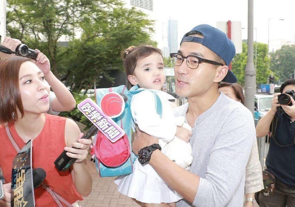 你妈|妈妈当着儿子面换衣服,幼儿园园长将其劝退,老师我们不是你妈