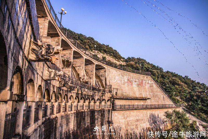 玻璃桥|落日余晖，一颦一笑染尽迷人秋色，遇见古老神秘之国—沂蒙山