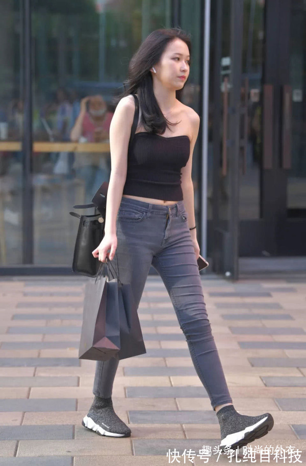 穿搭 气质女生的牛仔裤穿搭,简约清爽又个性,彰显时尚品味