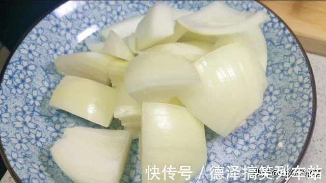 多汁|吃了几十年鸡翅,没想到还能这样做,鲜嫩多汁又简单,吃的太过瘾