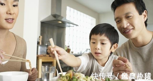 卖相|因孩子喜欢吃的菜肴,一家四口接连患白血病,医生这些东西少碰