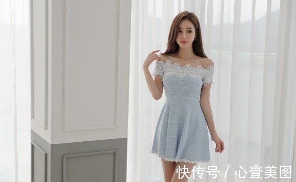 孙允珠|女神孙允珠高清时尚搭配：缤纷荧蓝初夏蕾丝蒲草小洋裙
