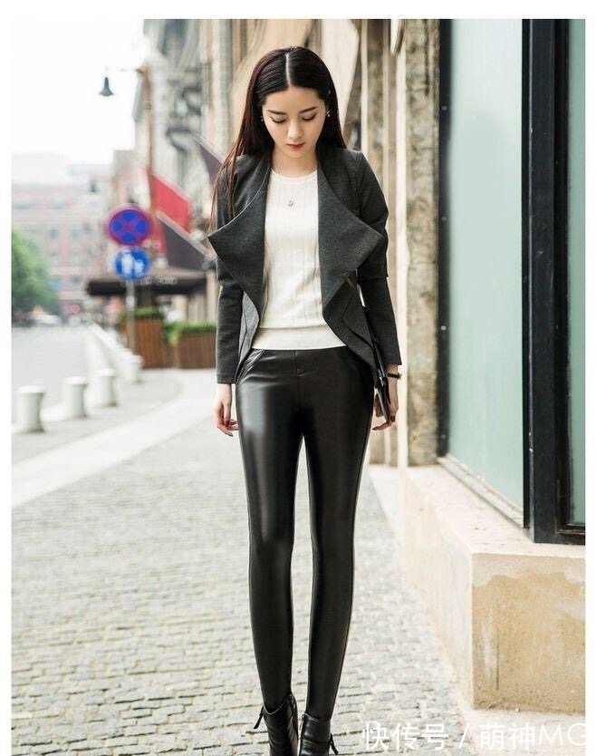 魅力 紧身裤穿出魅力女人,演绎时髦风情,轻松穿搭尽显女神别样的美