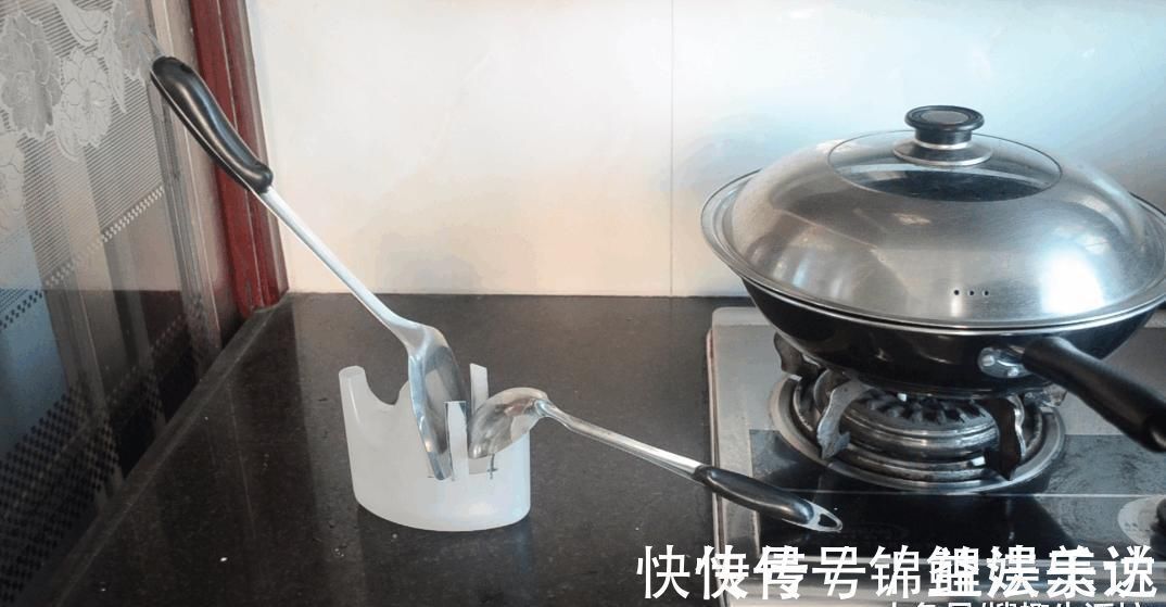 家家户户|洗衣液瓶子别扔了, 简单剪几刀, 放在厨房这样用, 人人见了都夸好