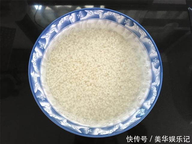 烧卖|饺子皮加1碗糯米,做成快手早餐,皮薄馅大,一人一屉不够吃