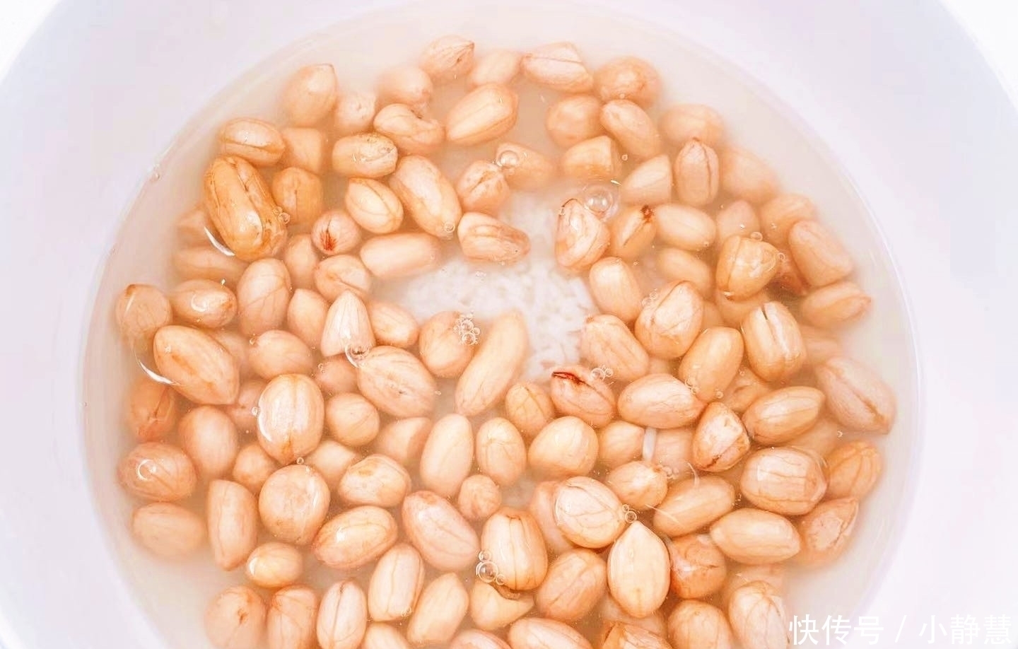 花生和此物是天生一对,每周吃2次,皮肤光滑不长皱纹,裸妆也美